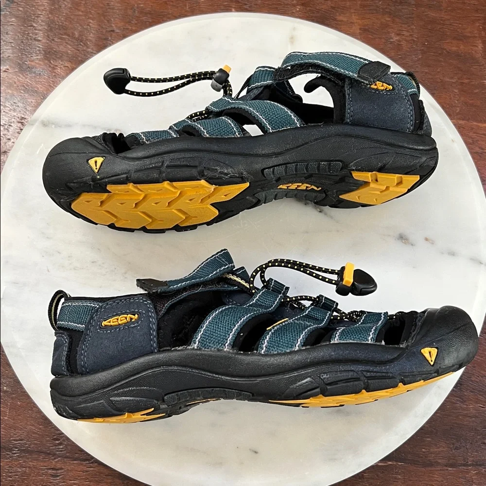 KEEN Newport H2 Waterproof Hiking Trail Hybrid Sandals Blue/Black Big Kids 5